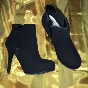MADELEINE girl: Black platform booties